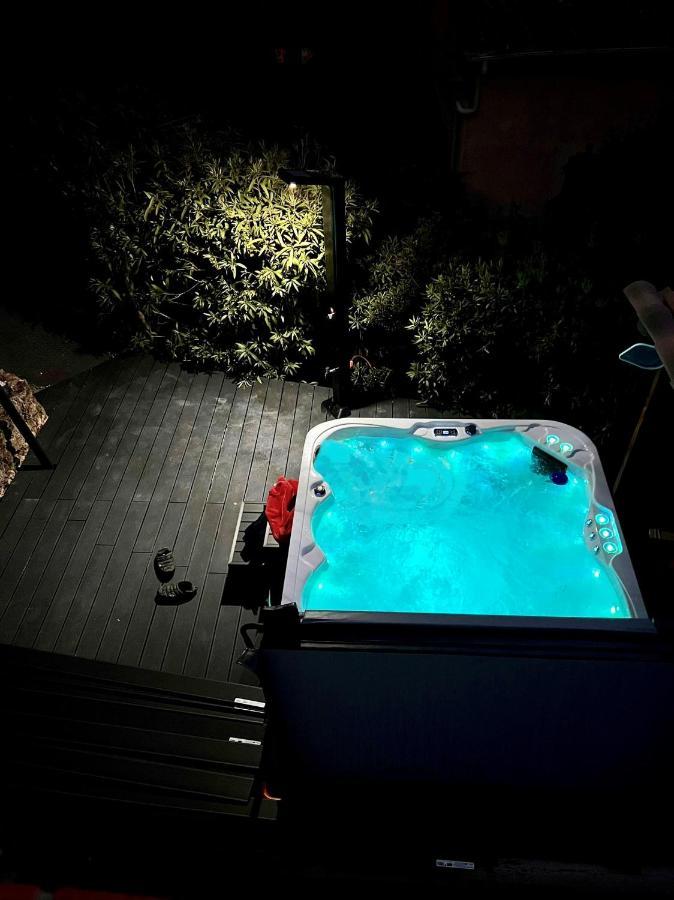 Villa Les Mimosas Spa-Jacuzzi Saint-Raphaël Exteriör bild