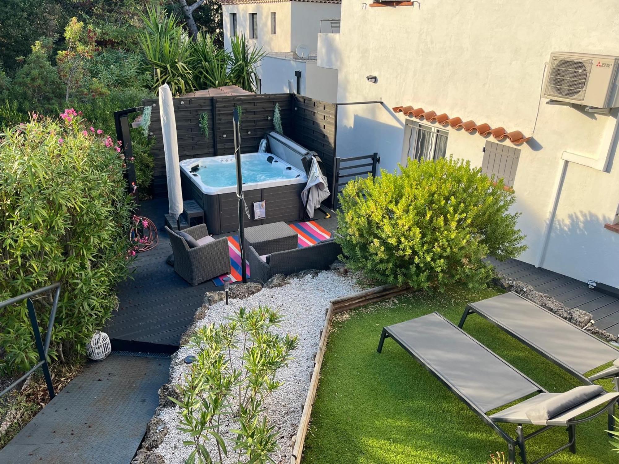 Villa Les Mimosas Spa-Jacuzzi Saint-Raphaël Exteriör bild